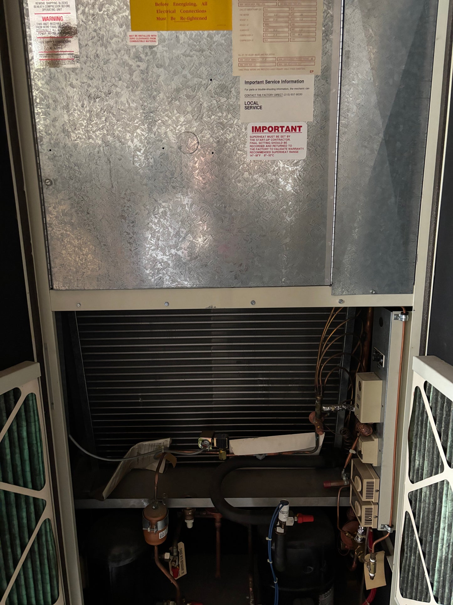 Edpac ACS-U3.5-SS 3.5 Ton 200V Air Cooled Standard Upflow Single Compressor Computer Room Cooling