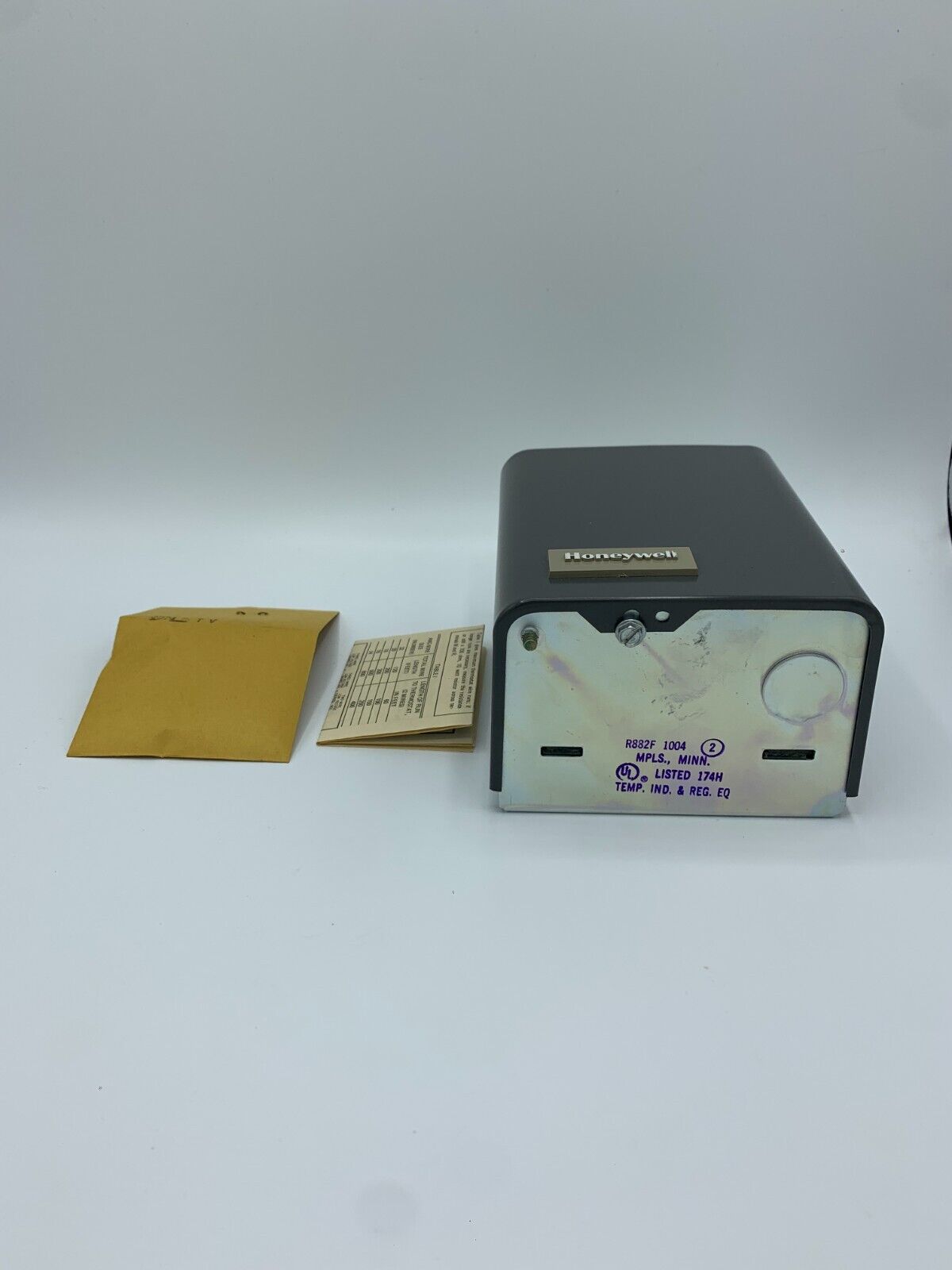 Honeywell R882F1004 Relay Control Module R882F 1004 R882F-1004