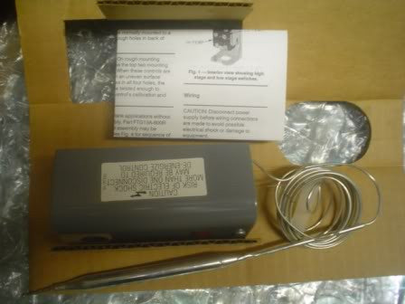 Johnson Controls A28AB-1C Temperature Controller