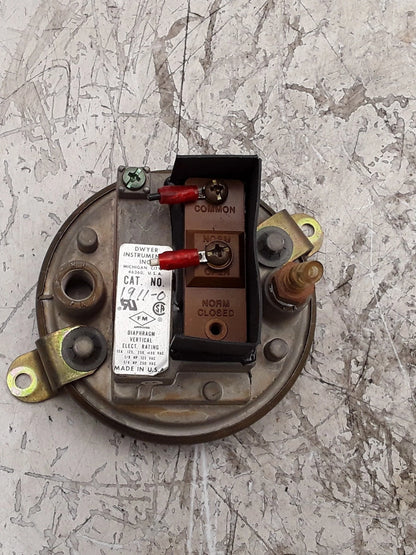 Dwyer|1911‑0|Compact Low Differential Pressure Switch