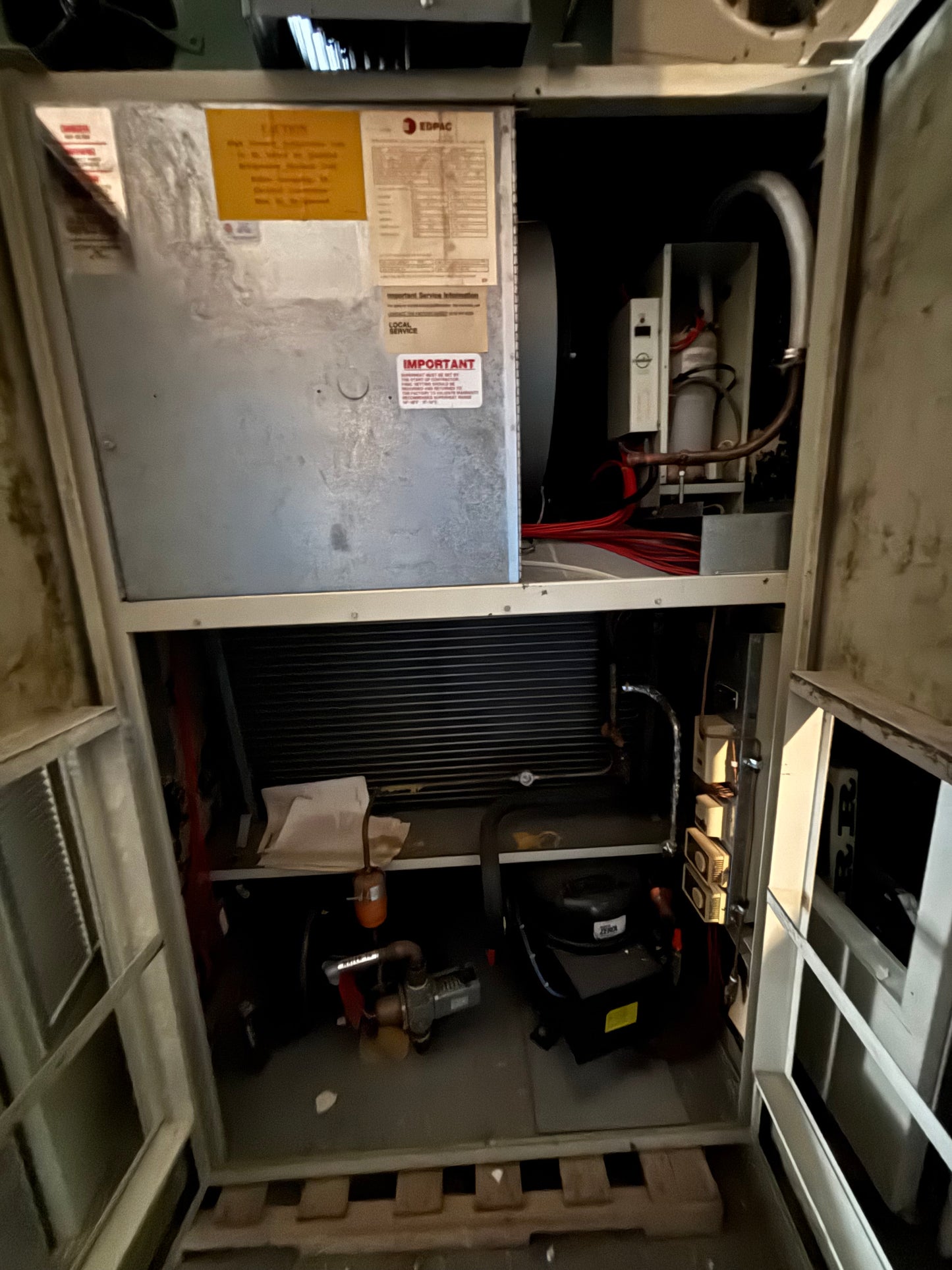 Edpac GCS-U7.5-SS 7.5 Ton Glycol Cooled Standard Upflow Single Compressor Computer Room AC