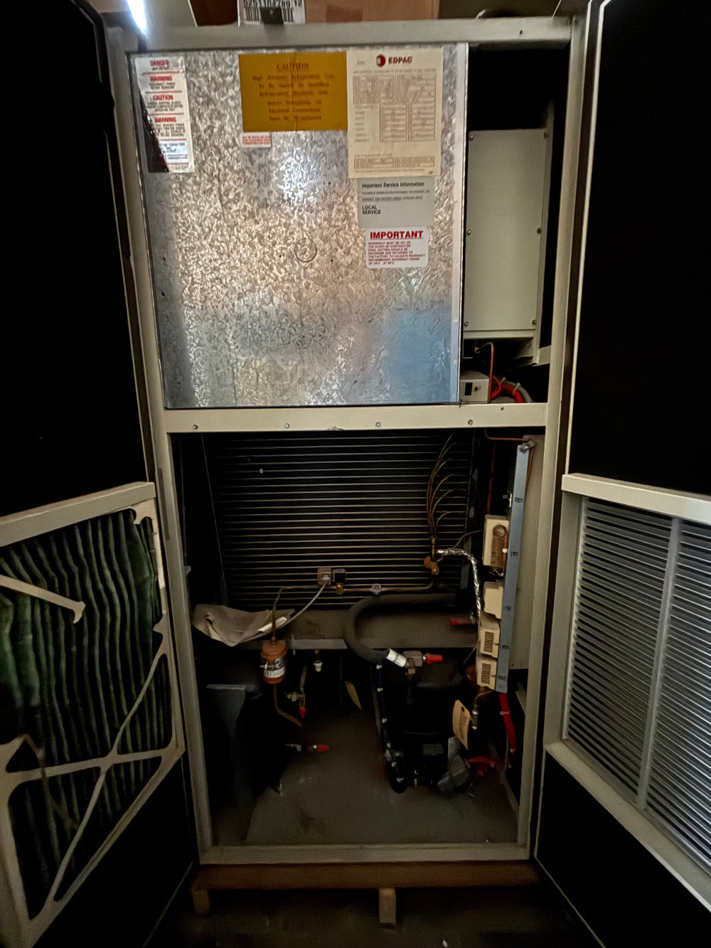 Edpac ACS-U3.5-SS 3.5 Ton 200V Air Cooled Standard Upflow Single Compressor Computer Room Cooling