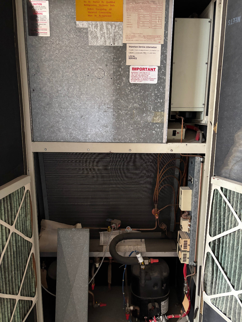 Edpac ACS-U3.5-SS 3.5 Ton 460V Air Cooled Standard Upflow Single Compressor Computer Room Cooling