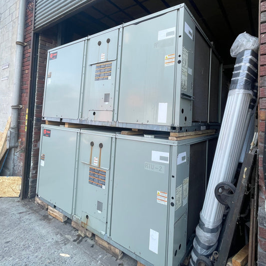 Trane YSH150F3RLA03 12.5 Ton Voyager Rooftop Packaged Gas/Electric HVAC USED UNIT