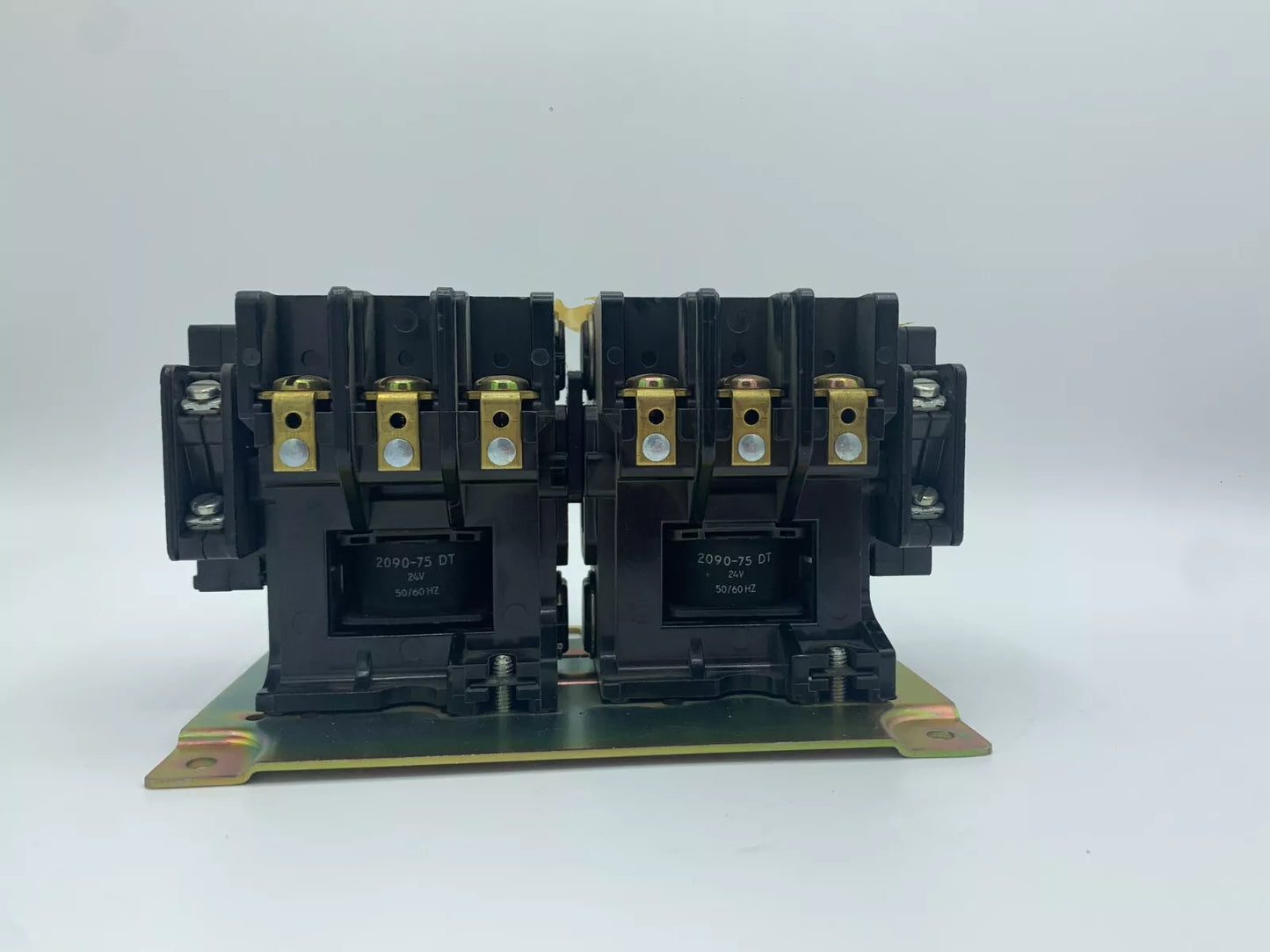 Telemecanique 2200REBR230AA Magnetic Reversing Contactor: Reliable Control for Industrial Motors