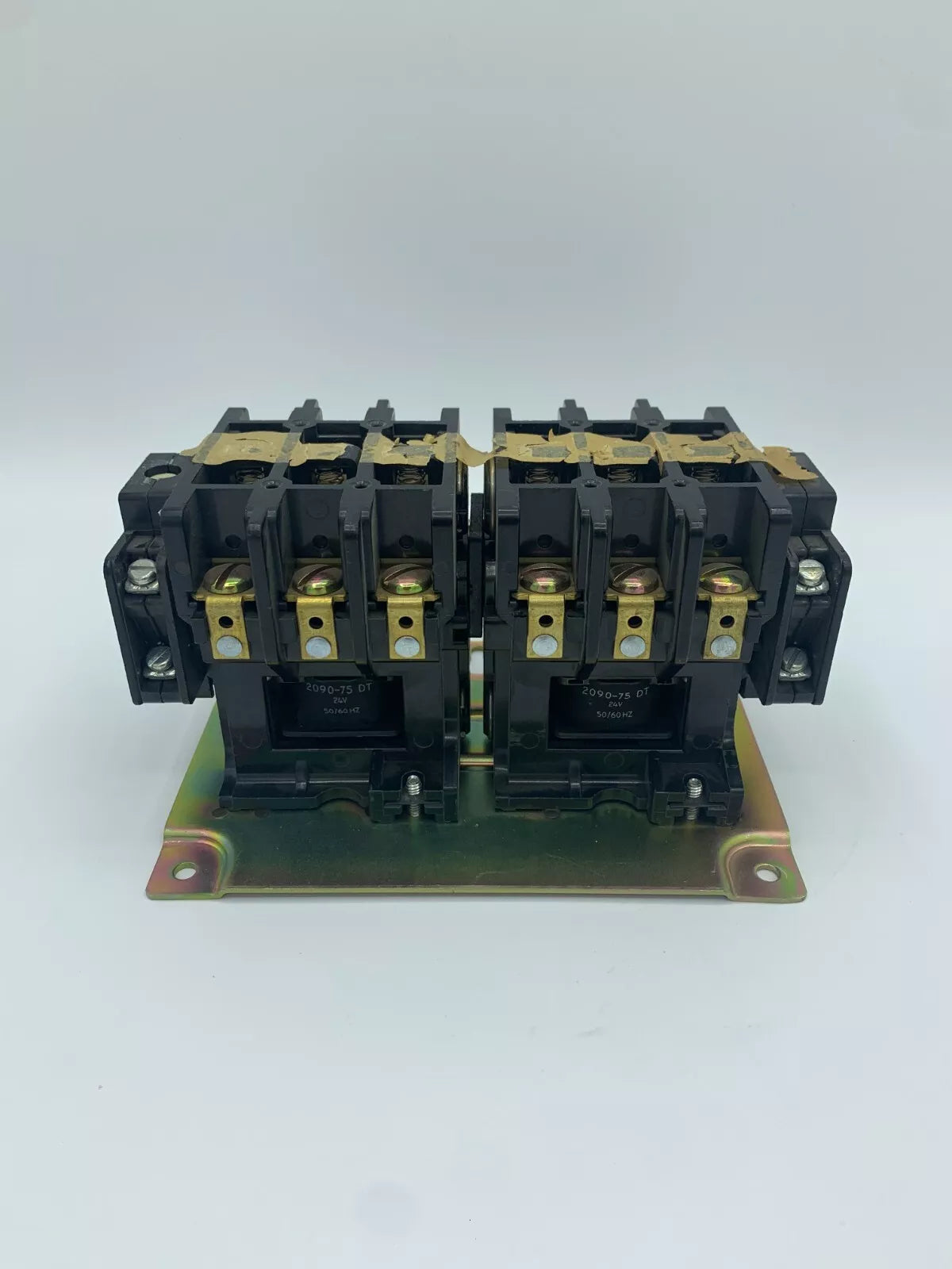 Telemecanique 2200REBR230AA Magnetic Reversing Contactor: Reliable Control for Industrial Motors