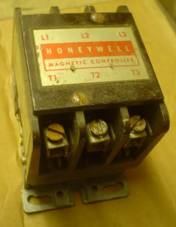 Honeywell Contactor R8214G 1009 1